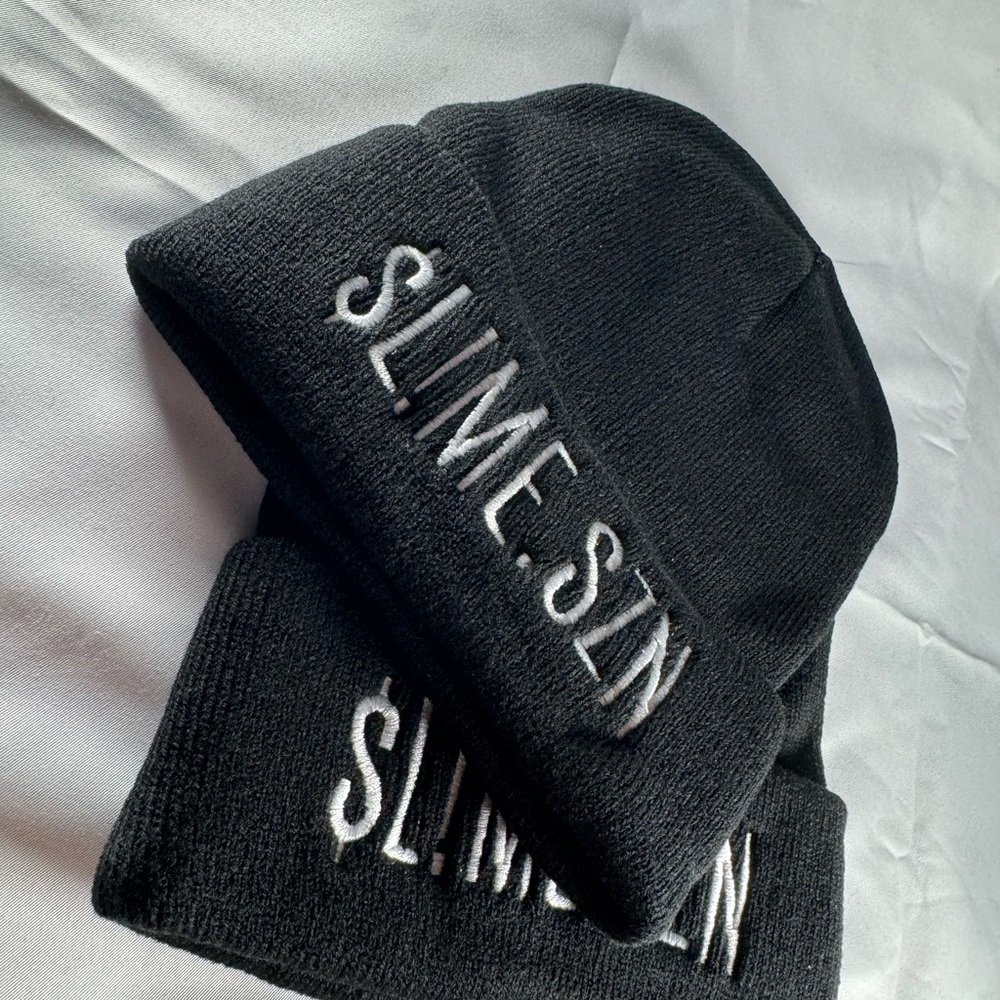 Black Beanie - Picture 3 of 4